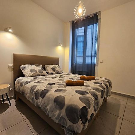 Le Contemporain-2 Chambres-Vue Eglise Saint Paul نيم المظهر الخارجي الصورة