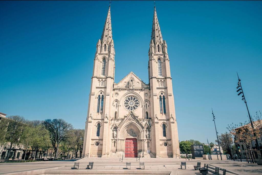 Le Contemporain-2 Chambres-Vue Eglise Saint Paul نيم المظهر الخارجي الصورة